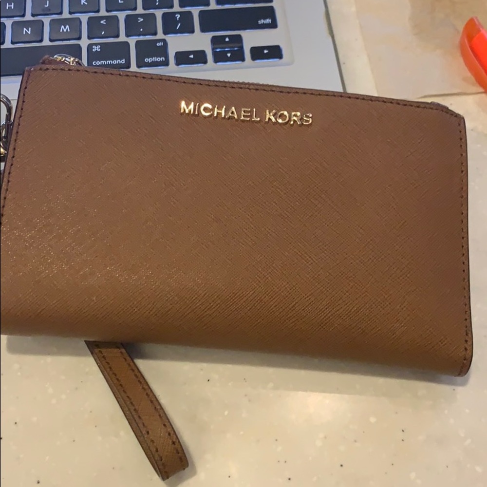 Michael Kors wristlet wallet